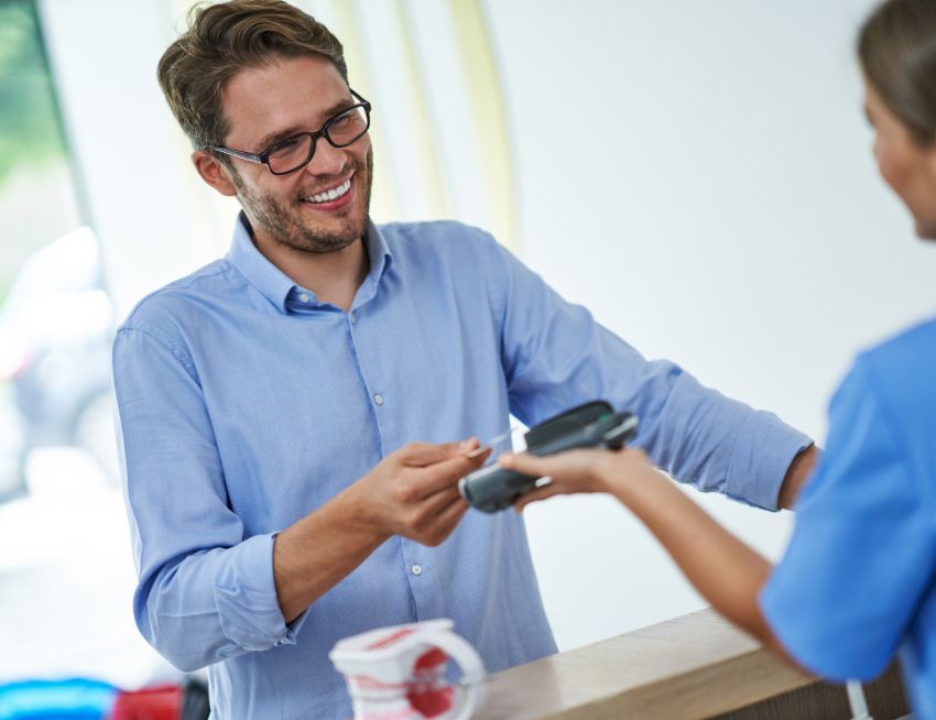 Canada patient getting dental treatment in Hungary